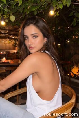 Call Girls In Noida Sector-77 +& 9220980544 +# Girl Emoji Noida PREMIUM