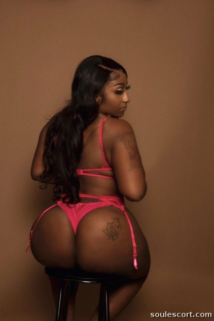 Barbiee - 100% Real Freaky Big Booty African Goddess ! Available to Play 24/7 💦