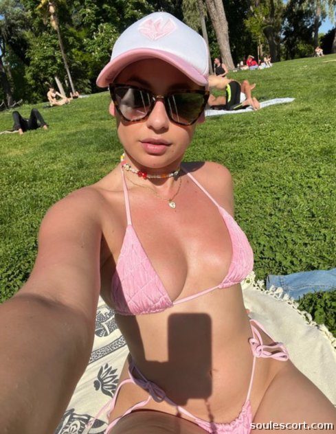 Lizzy - Hookup with Next door Neighbor