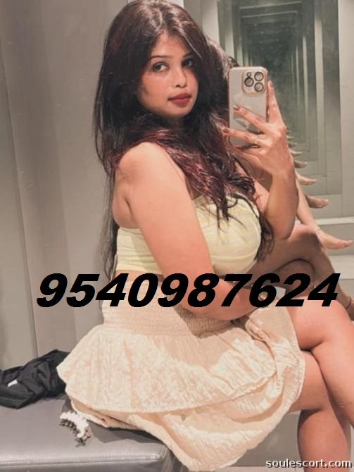 ENJOY Call Girls in Lajpat nagar Delhi 9540987624 Women ...