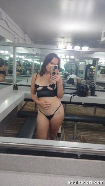 Rose ❤️ - 🌹I’m available for both Incall and outcall.. snap:- bbh_j1