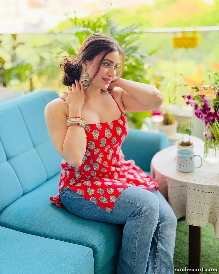 Call 9643097474 Low rate Call girls in Pitampura दिल्ली