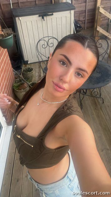 Sandra - Yo😋 I’m available for incall & outcall service don’t b shy❤️😍