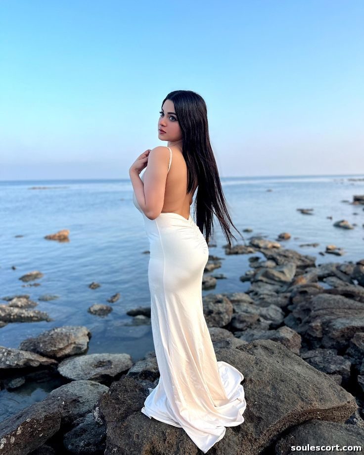 Escort Call Girls ((+91-9999815811)) In Pari Chowk Greater Noida NCR