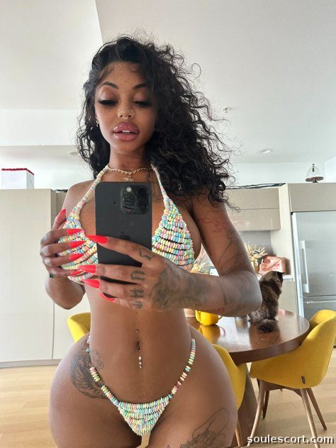 Laceyy Throatss - Very Passionate For SWALLOWING LOADS & RECEIVING FACIALS