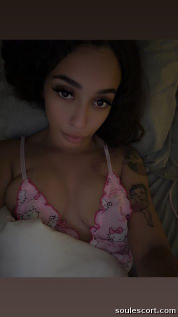 Bambi baby - Petite, Curvy & Impossible to Forget