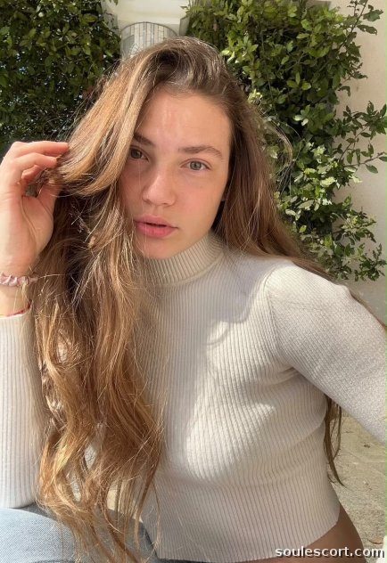 Bella - I’m available _ love to have fun 🤩