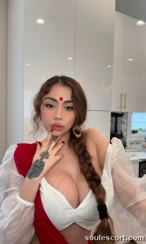 Low Rate Call Girls In Mahipalpur Delhi꧁⎝9999815811⎠꧂Escort Service