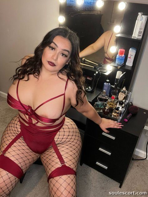 Bella - BIG BOOTY 💥 BUSTY  🔥 PARTY GIRL 💥 LATINA